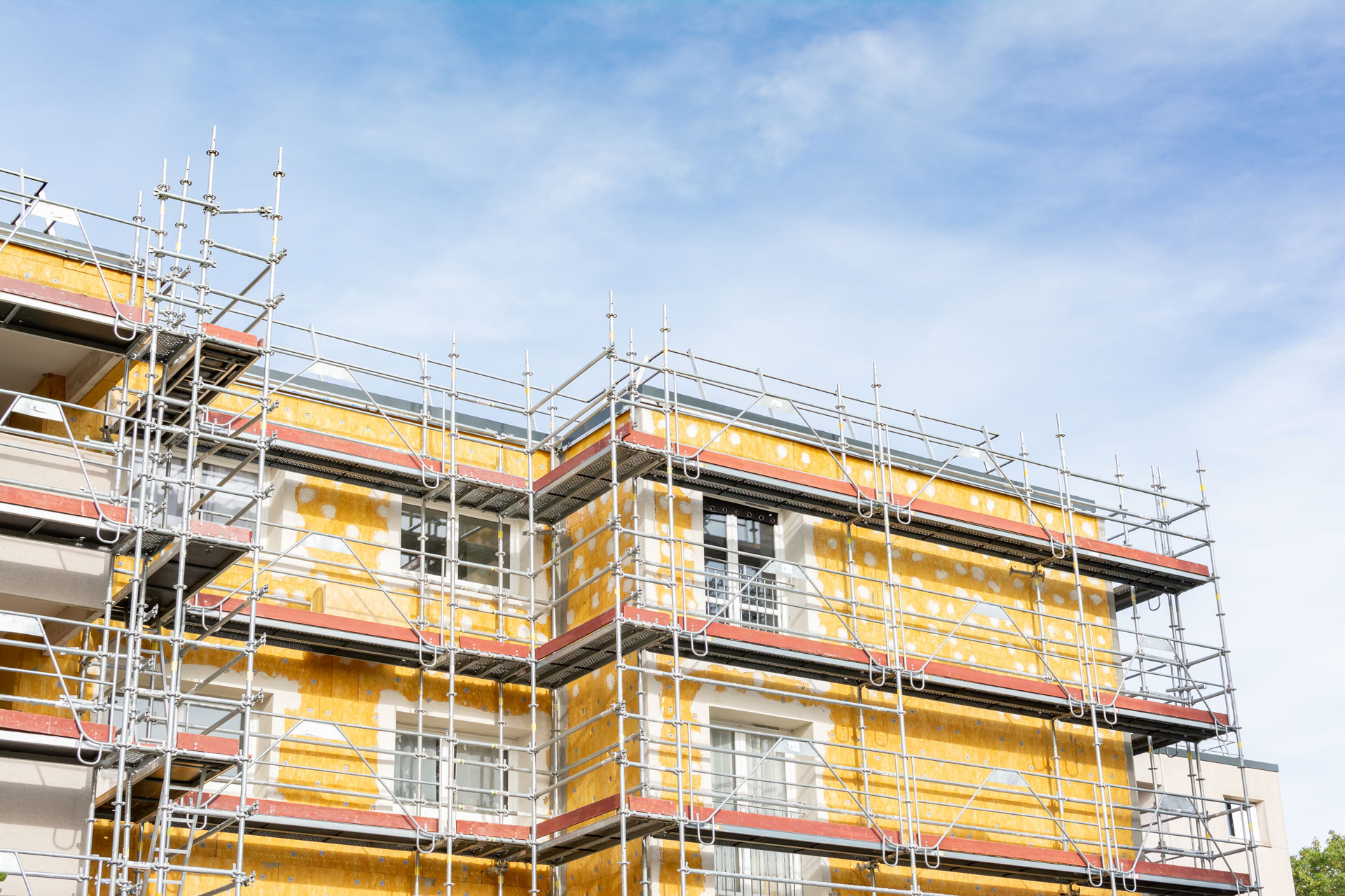 Energy-efficient building renovation - greenea